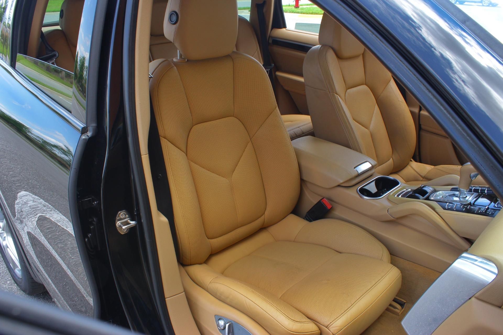 Used 2014 Porsche Cayenne Diesel AWD/4WD image 16