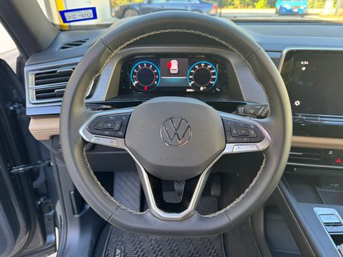 Used 2024 Volkswagen Atlas Cross Sport SE image 15