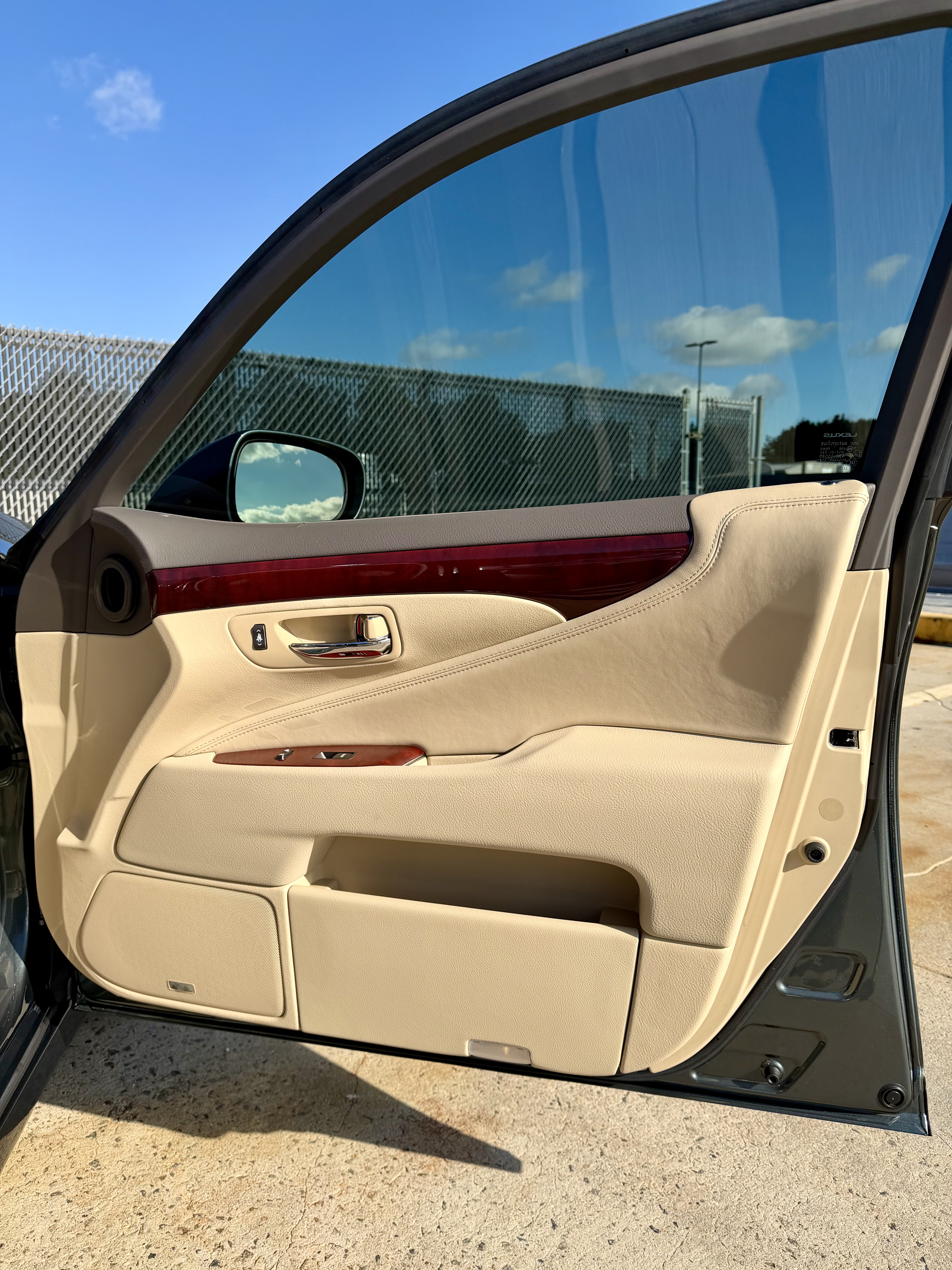 Used 2007 Lexus LS 460 RWD image 19