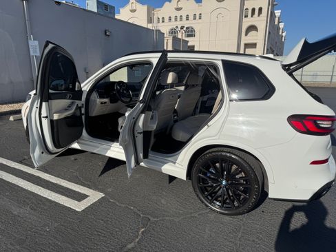 Used 2020 BMW X5 M50i w/ Executive Package image 6