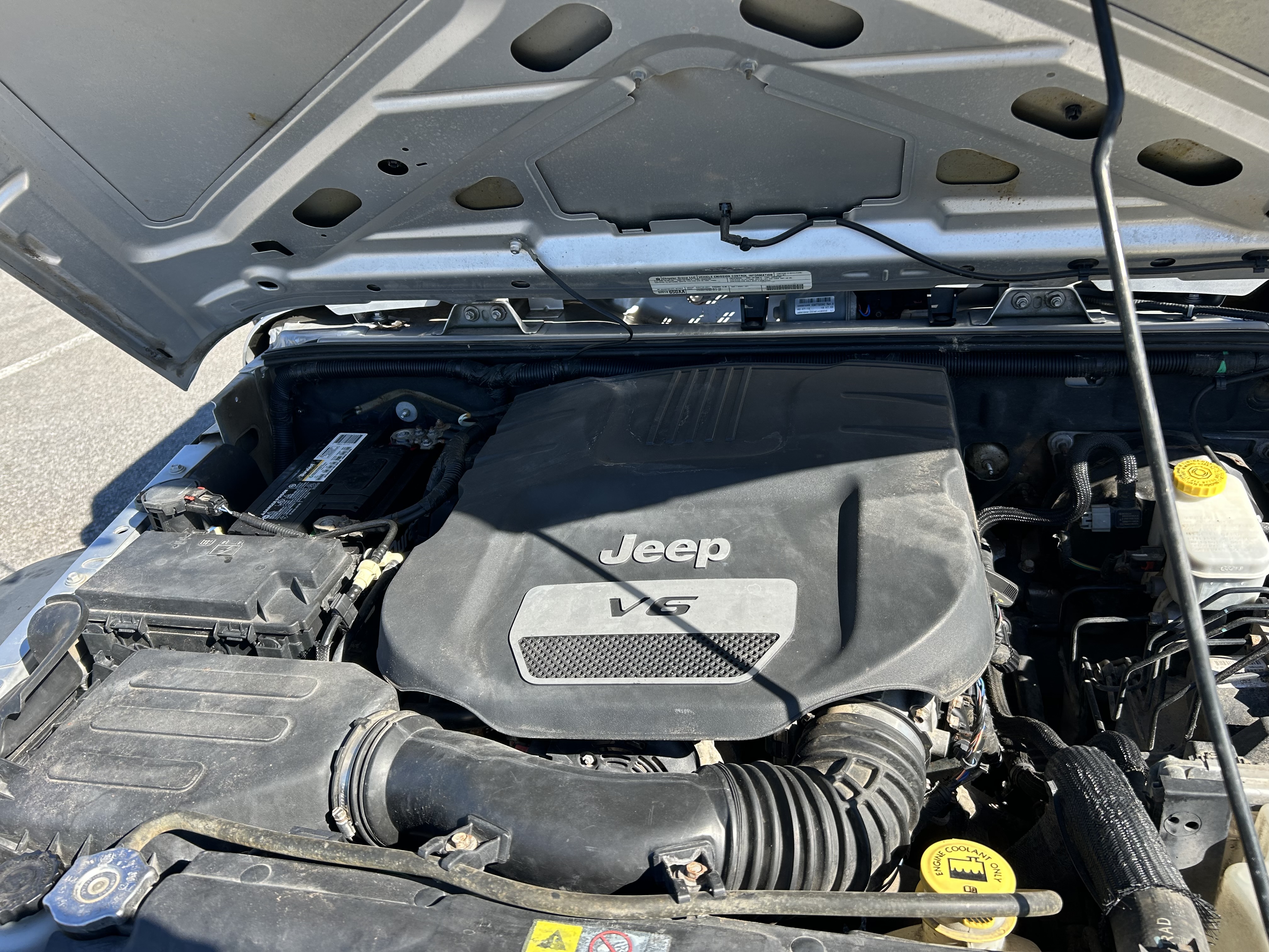 Used 2012 Jeep Wrangler Sport AWD/4WD image 13