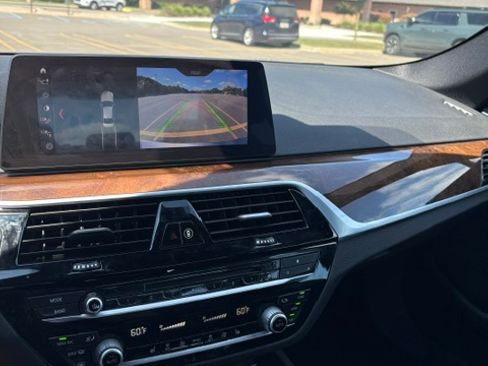 Used 2019 BMW 530i xDrive w/ Convenience Package AWD/4WD image 5