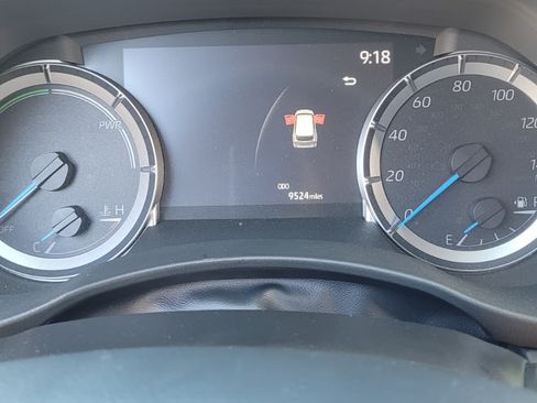 Used 2024 Toyota Highlander XLE image 10