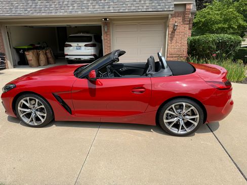 Used 2022 BMW Z4 sDrive30i w/ Convenience Package RWD image 2
