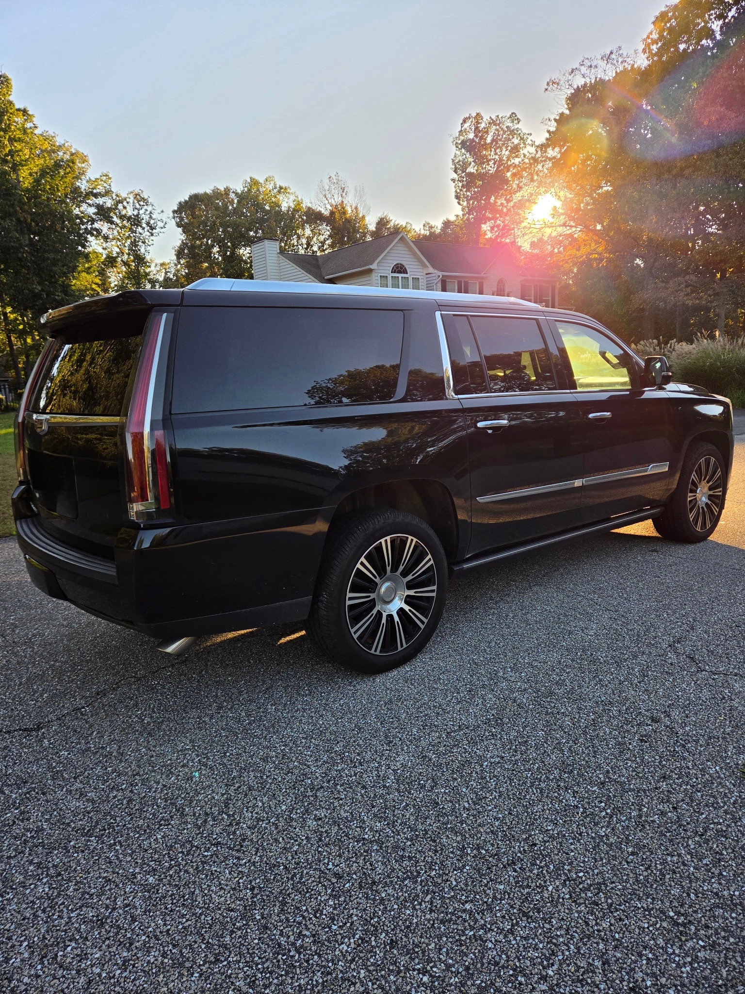 Used 2015 Cadillac Escalade ESV Premium AWD/4WD image 16