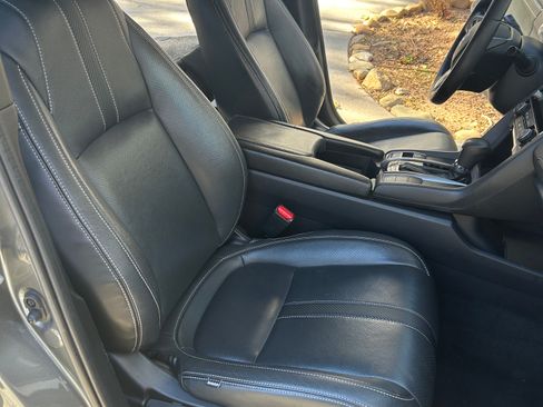 Used 2019 Honda Civic EX image 14