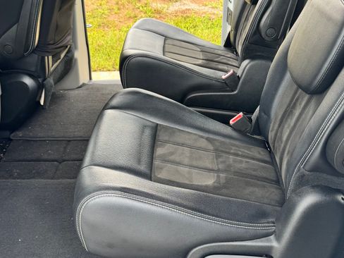 Used 2019 Dodge Grand Caravan SXT FWD image 8