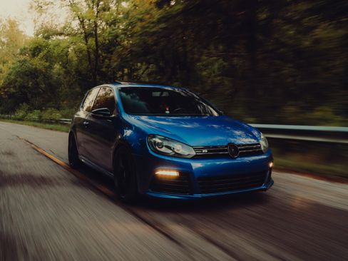 Used 2012 Volkswagen Golf R 2-Door image 4