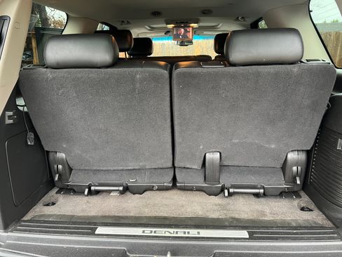 Used 2010 GMC Yukon Denali image 27