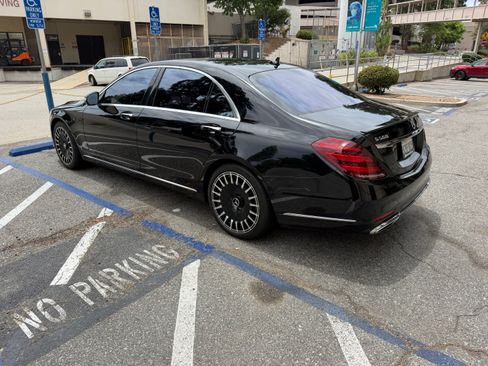 Used 2018 Mercedes-Benz S 560 Sedan image 10