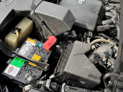 Used 2018 Toyota Highlander XLE image 15