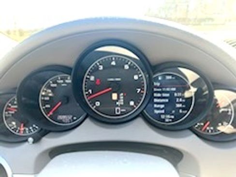 Used 2012 Porsche Cayenne image 8