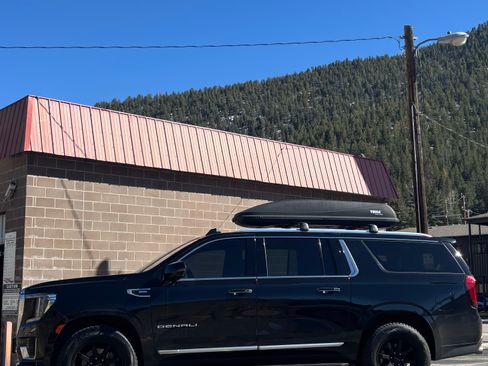 Used 2021 GMC Yukon XL Denali image 5