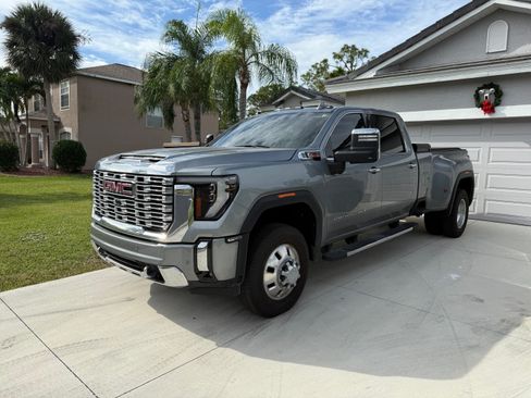 Used 2025 GMC Sierra 3500 Denali w/ Denali Reserve Package image 2