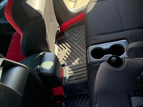Used 2025 Honda Civic Type R image 10