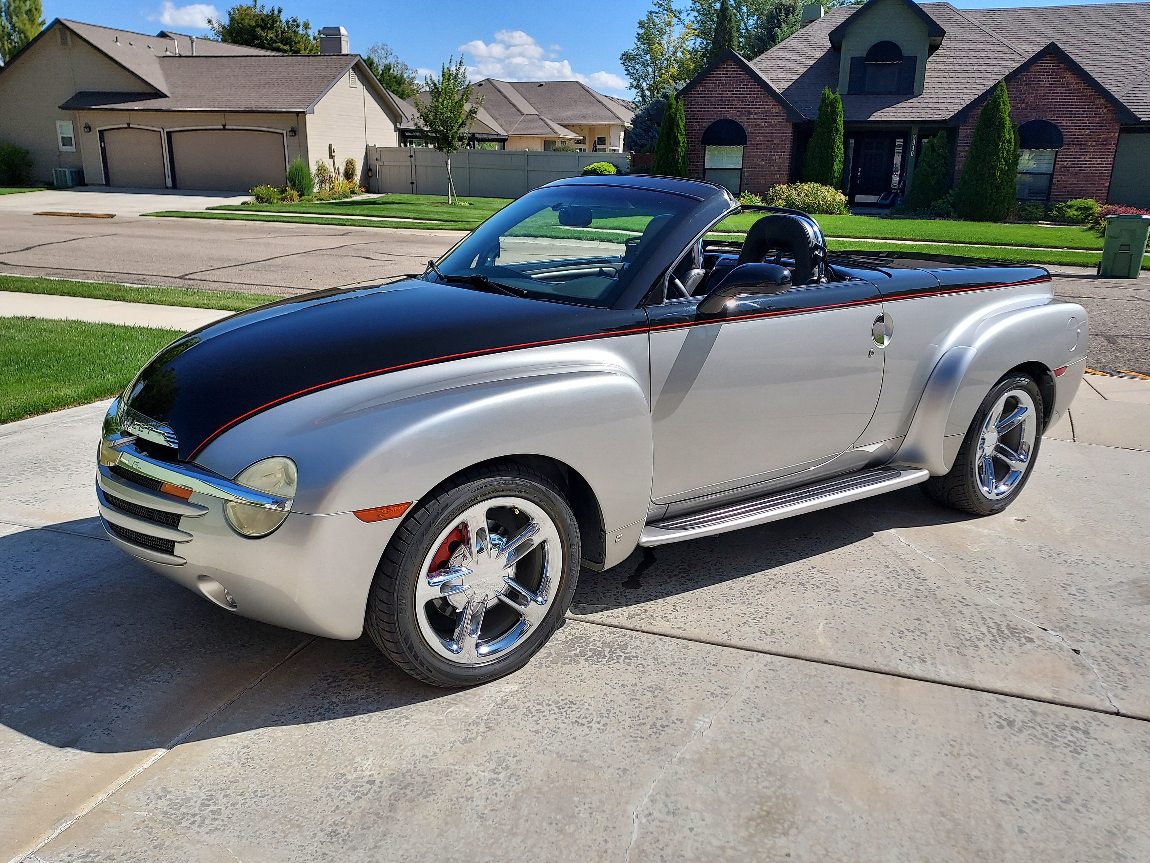 Used 2006 Chevrolet SSR w/ Preferred Equipment Group RWD image 4
