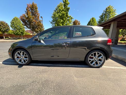 Used 2013 Volkswagen Golf 2-Door FWD image 1