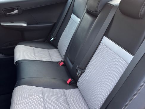 Used 2012 Toyota Camry SE image 12