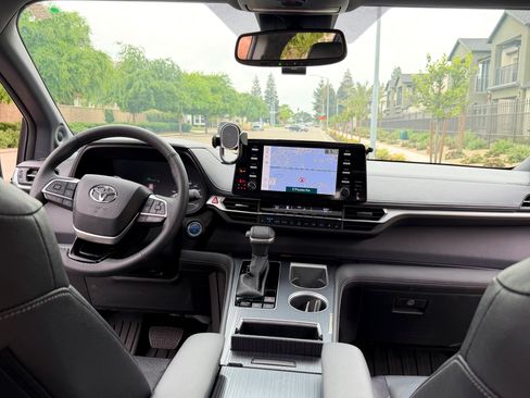 Used 2023 Toyota Sienna XSE image 13