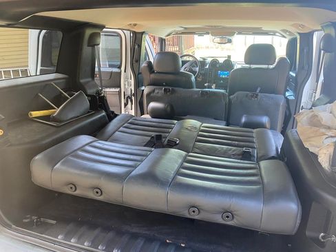 Used 2005 HUMMER H2 w/ Preferred Equipment Group image 18