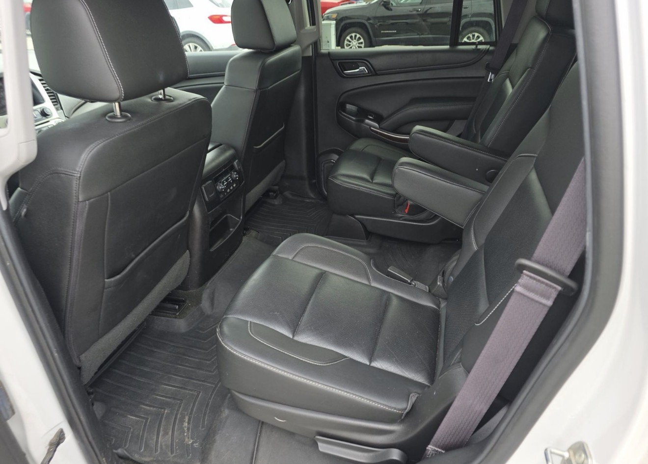 Used 2017 GMC Yukon SLT w/ Open Road Package AWD/4WD image 12