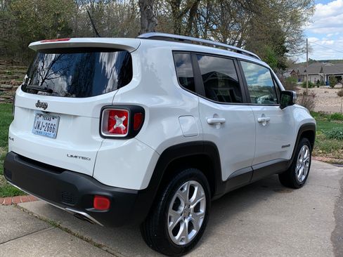 Used 2017 Jeep Renegade Limited AWD/4WD image 6
