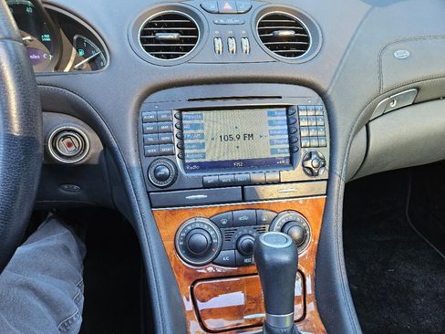 Used 2007 Mercedes-Benz SL 550 image 2