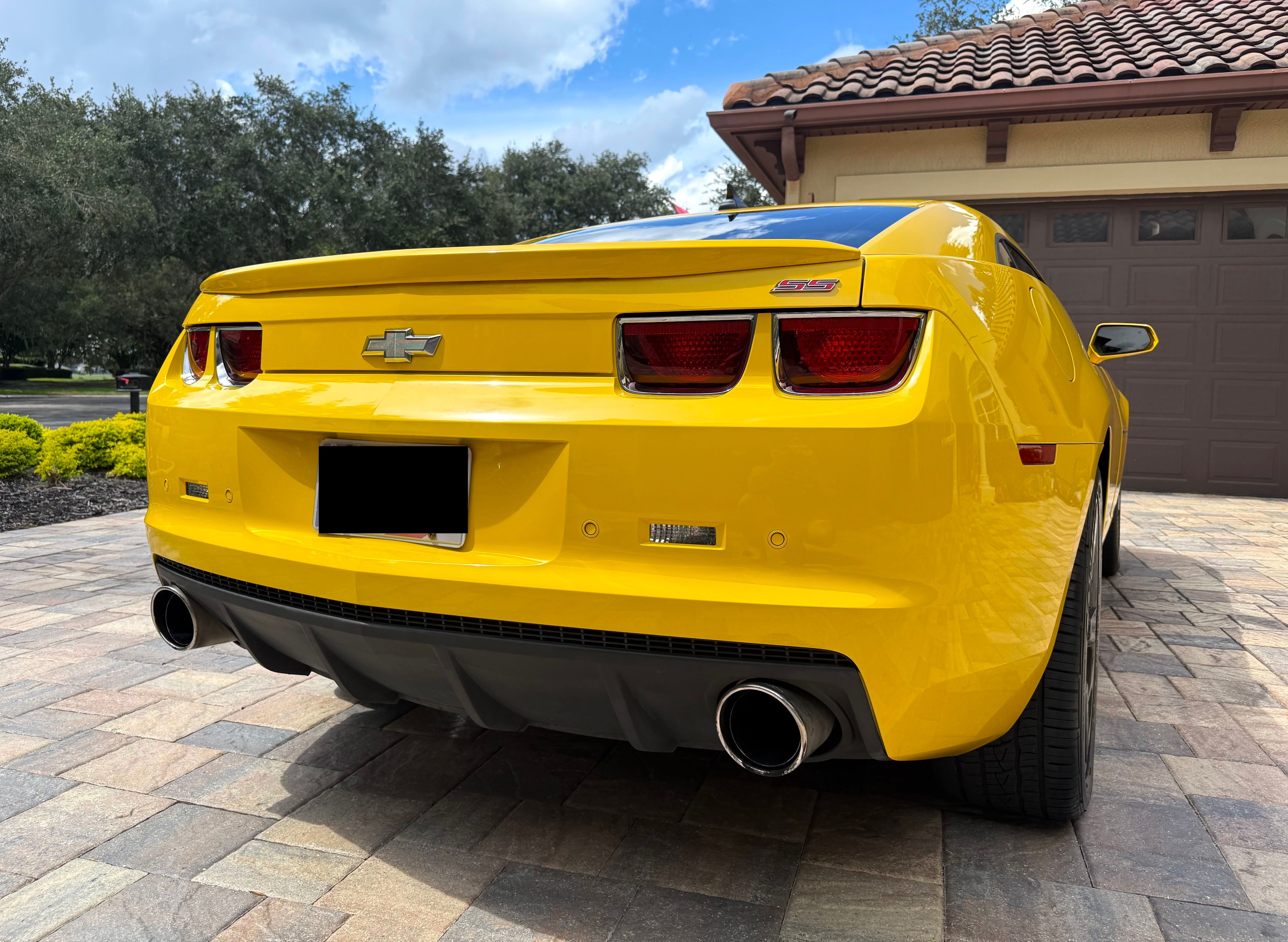 Used 2010 Chevrolet Camaro SS w/ RS Package RWD image 11