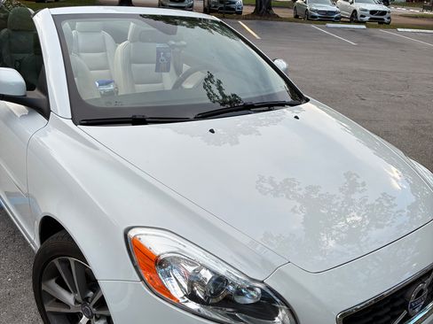 Used 2013 Volvo C70 T5 FWD image 2