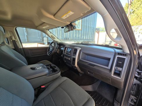 Used 2018 RAM 3500 Tradesman w/ Popular Equipment Group image 19