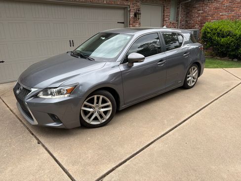 Used 2017 Lexus CT 200h w/ Navigation System Package FWD image 1