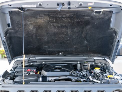Used 2019 Jeep Wrangler Unlimited Rubicon AWD/4WD image 17