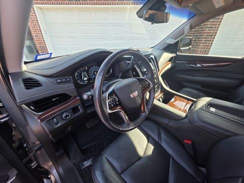 Used 2020 Cadillac Escalade Premium Luxury w/ Escalade Sport Edition RWD image 4