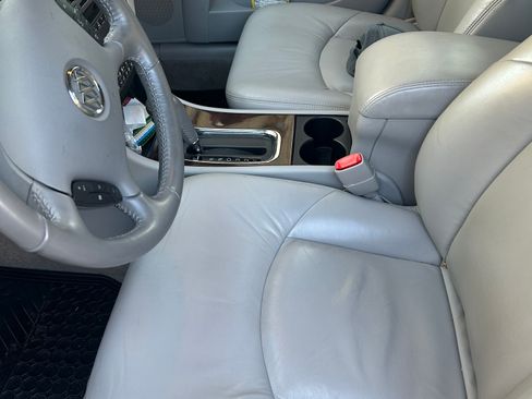 Used 2009 Buick LaCrosse CXL w/ Driver Confidence Package FWD image 2
