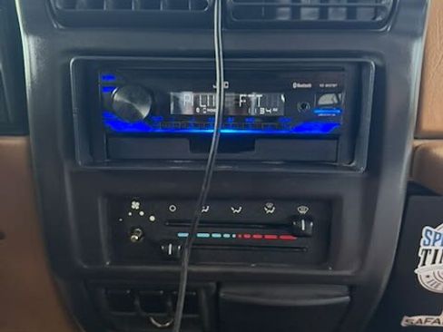 Used 1998 Jeep Wrangler SE image 15