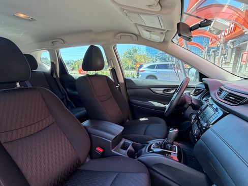 Used 2018 Nissan Rogue S AWD/4WD image 12