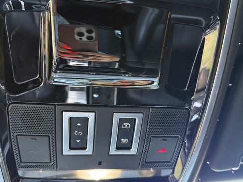 Used 2016 Land Rover Range Rover HSE image 29