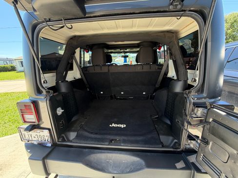 Used 2017 Jeep Wrangler Unlimited Sport w/ Quick Order Package 24S image 10