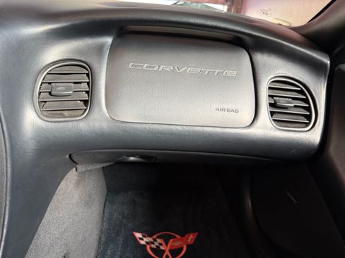 Used 1999 Chevrolet Corvette Convertible w/ Memory Pkg image 19