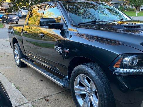 Used 2017 RAM 1500 Sport w/ Comfort Group image 13
