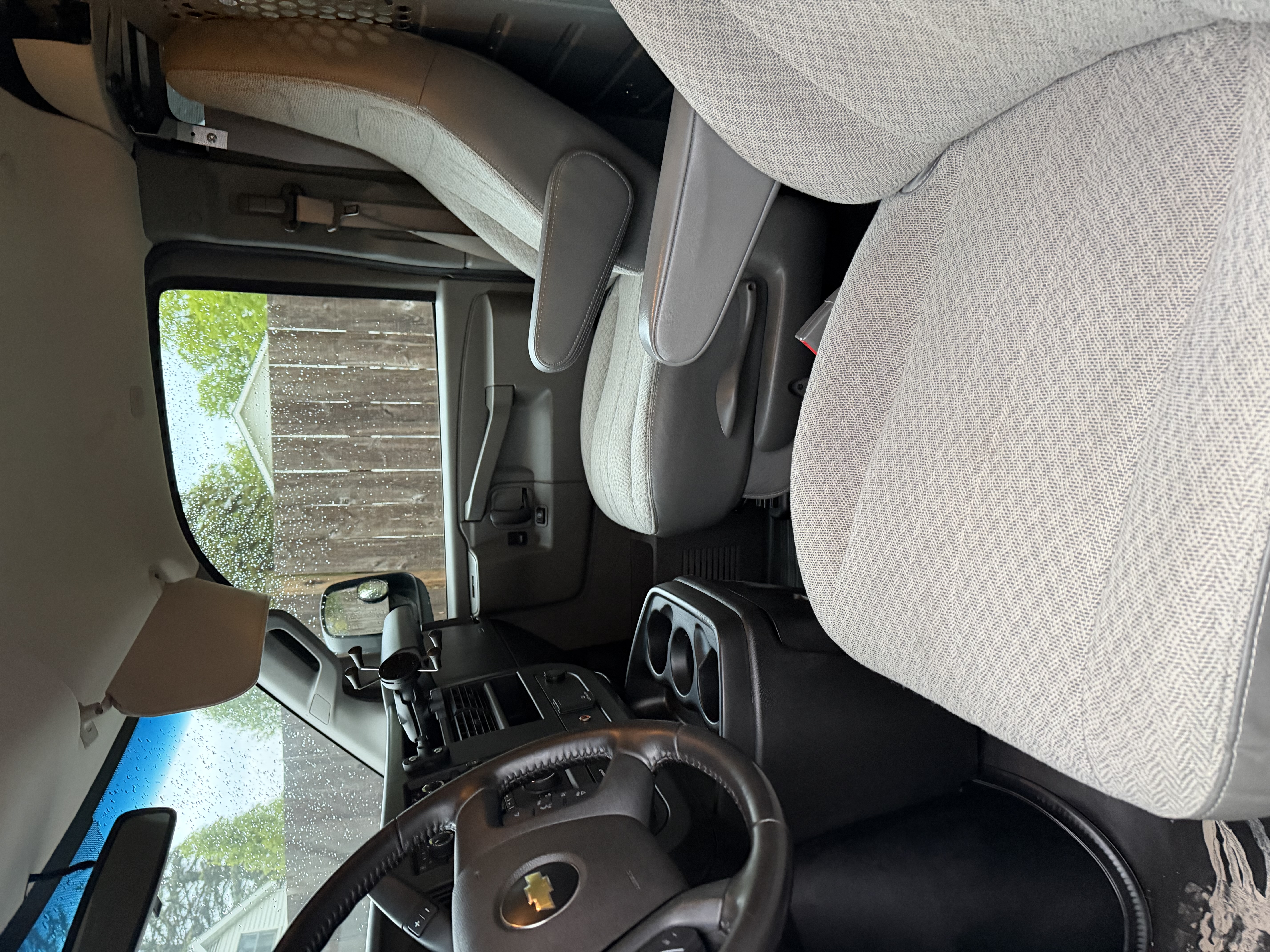 Used 2019 Chevrolet Express 2500 w/ Driver Convenience Package RWD image 9