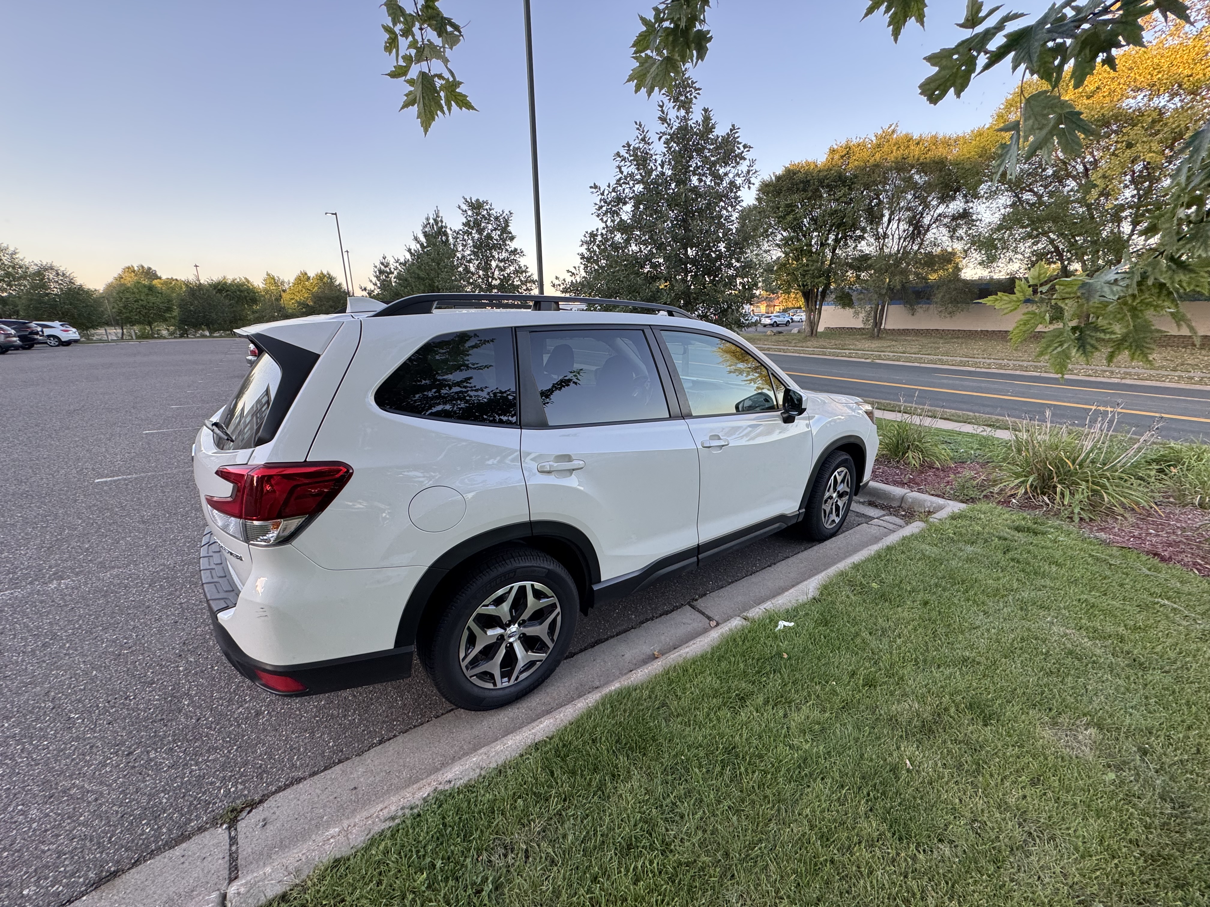 Used 2020 Subaru Forester Premium AWD/4WD image 2