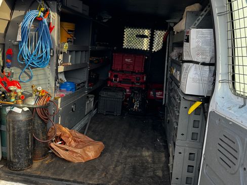 Used 2014 Ford E-250 and Econoline 250 image 11