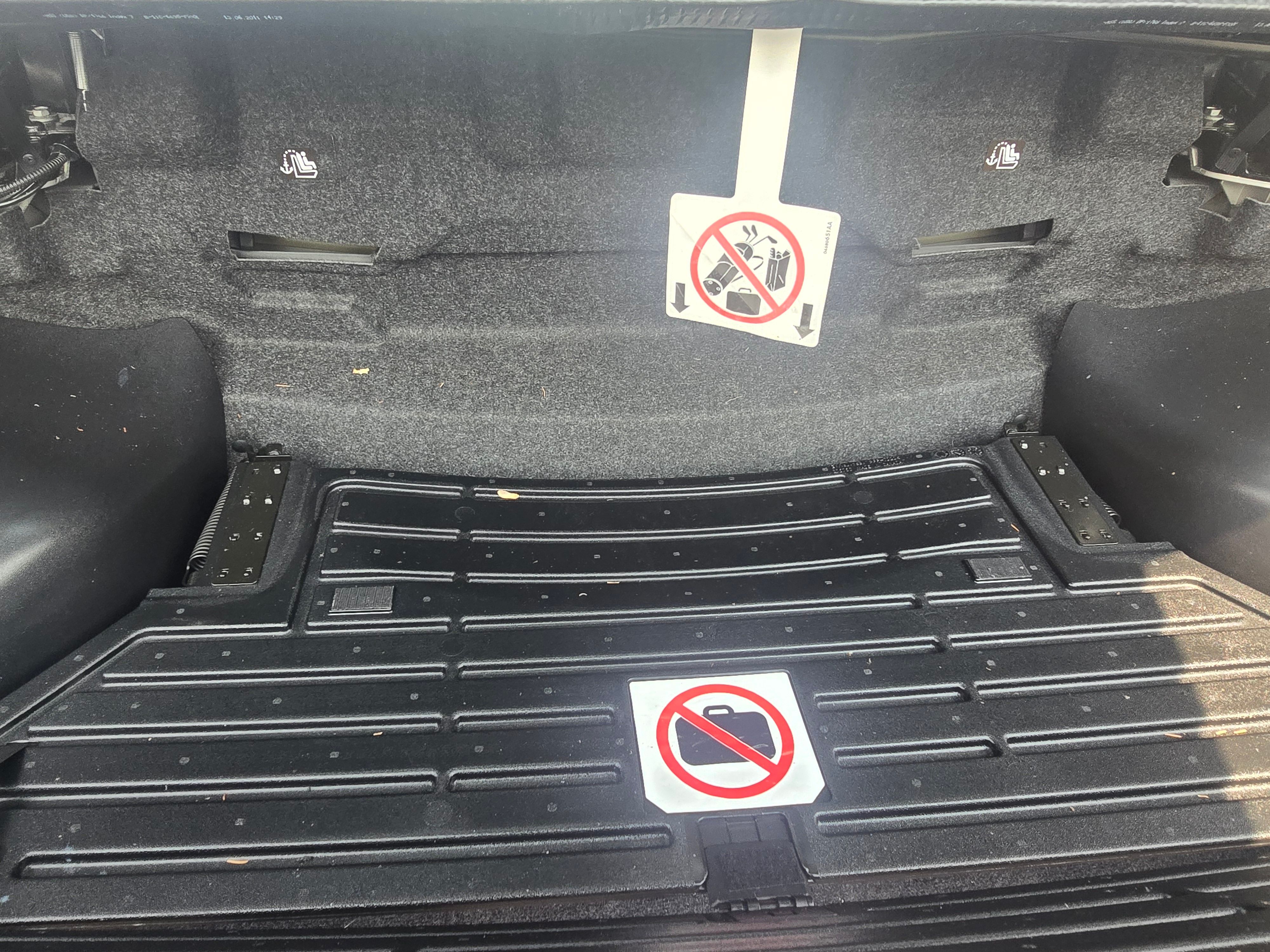 Used 2011 Chrysler 200 S FWD image 12