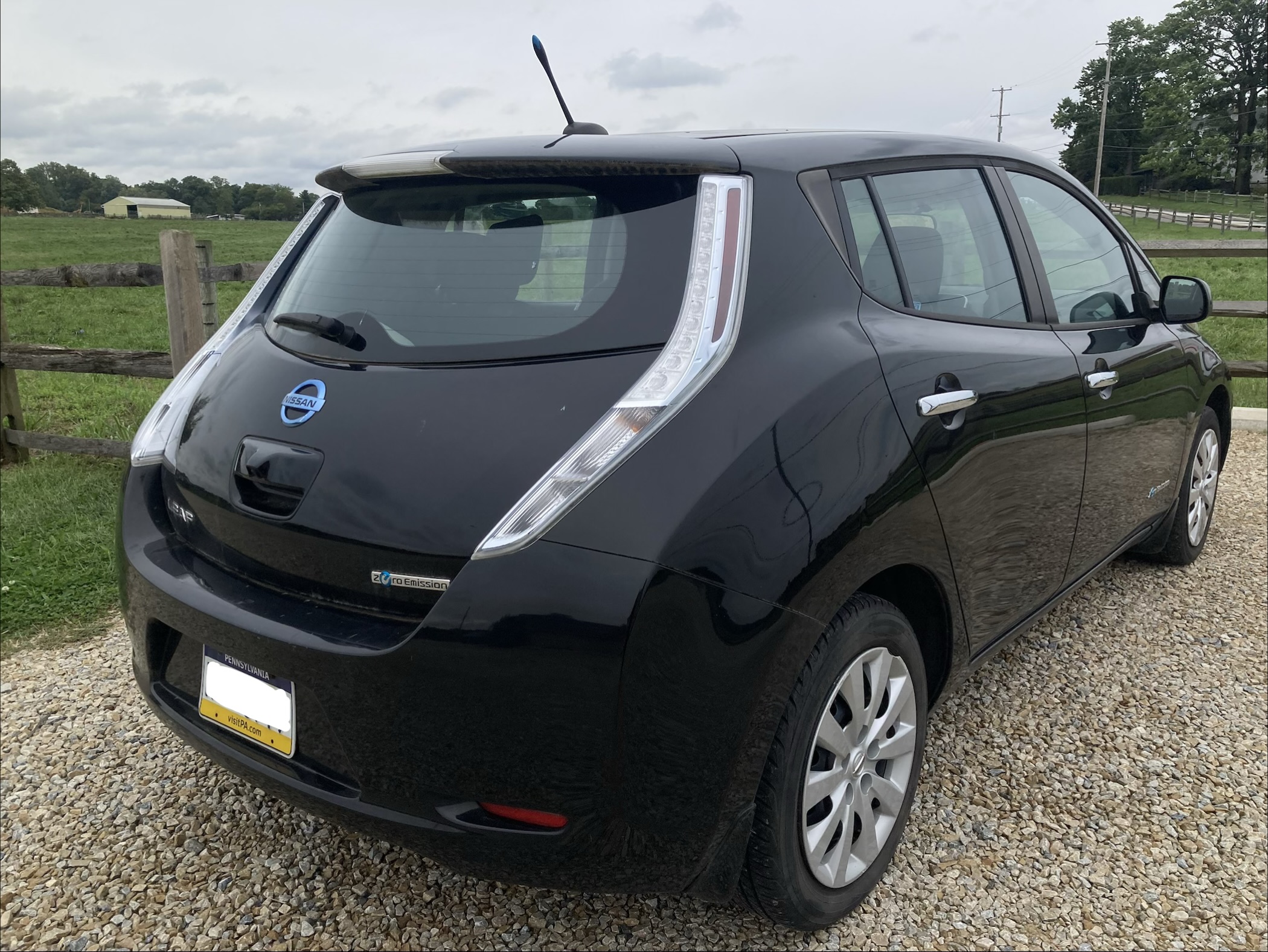 Used 2014 Nissan Leaf S w/ Charge Package FWD image 5