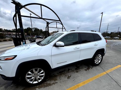Used 2015 Jeep Cherokee Limited w/ Luxury Group image 2