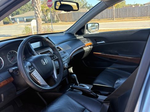 Used 2011 Honda Accord EX-L image 12