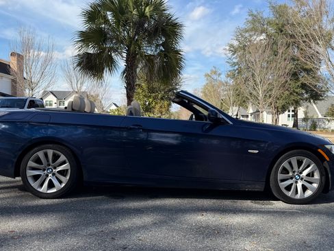 Used 2011 BMW 328i Convertible image 2