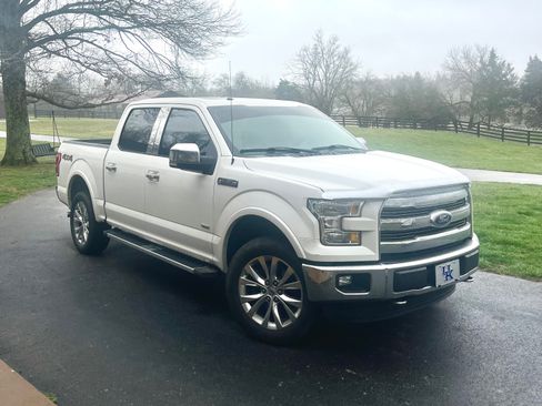 Used 2015 Ford F150 Lariat image 1