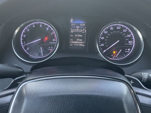 Used 2019 Toyota Camry SE w/ Carpet Mat Package image 31